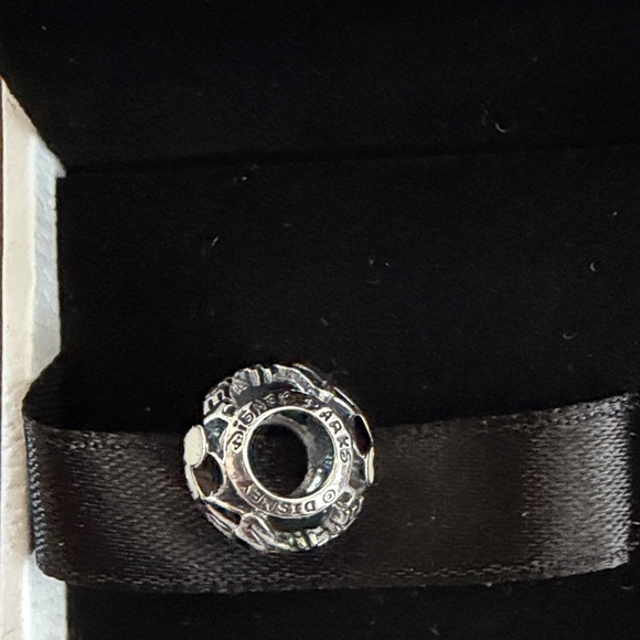 Pandora Disney Food & Wine 20 Years Charm - Picture 4 of 7